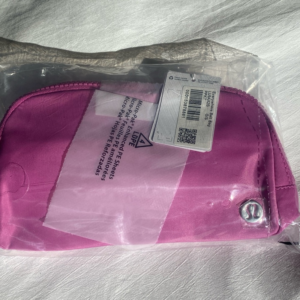 Lululemon Everywhere Belt Bag in Passionate Pink Brand NEW